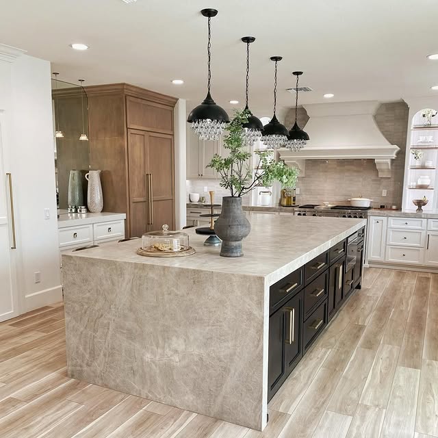 Crystal Lake Countertops 